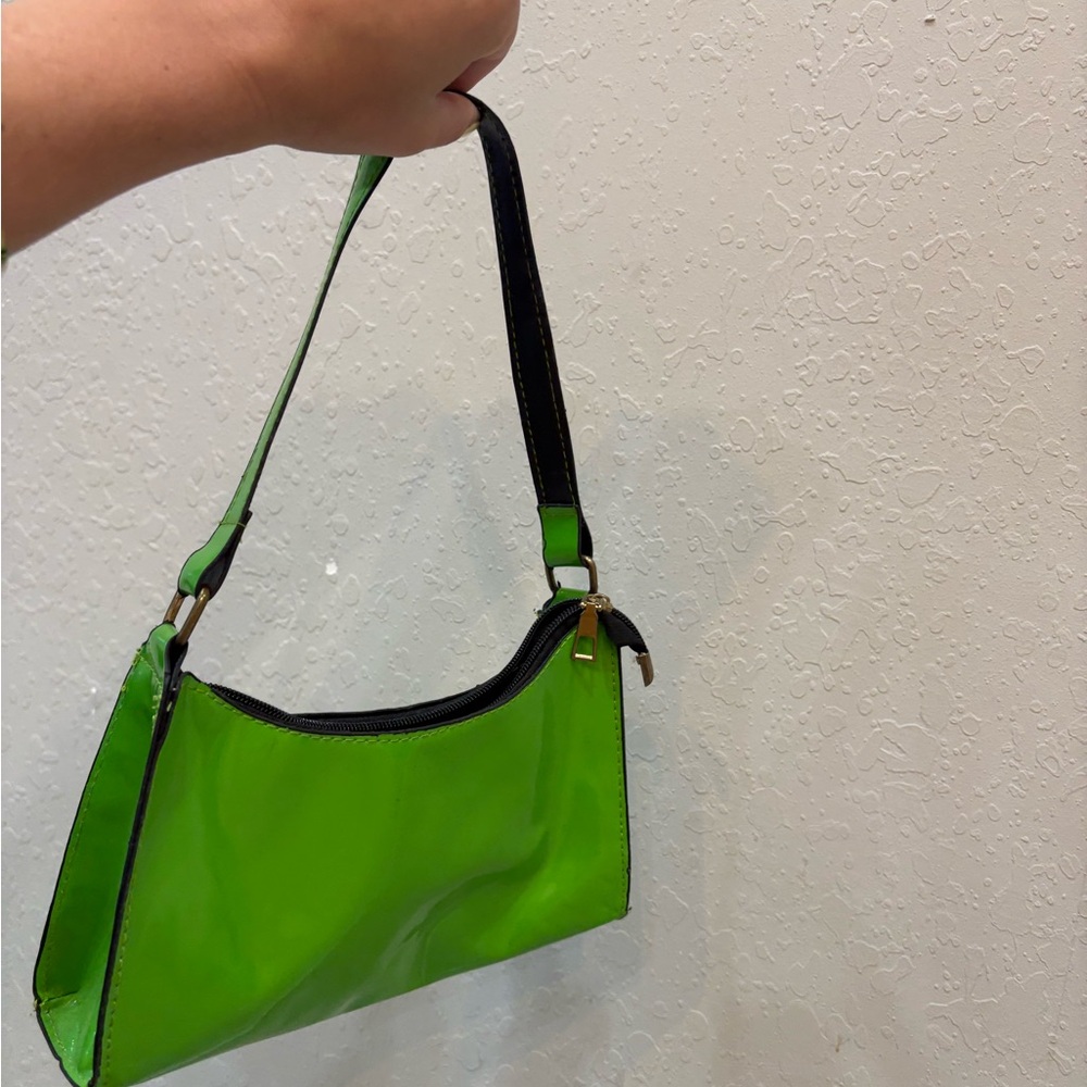 SHEIN Green and Black Shoulder Bag with Bold Modern Design